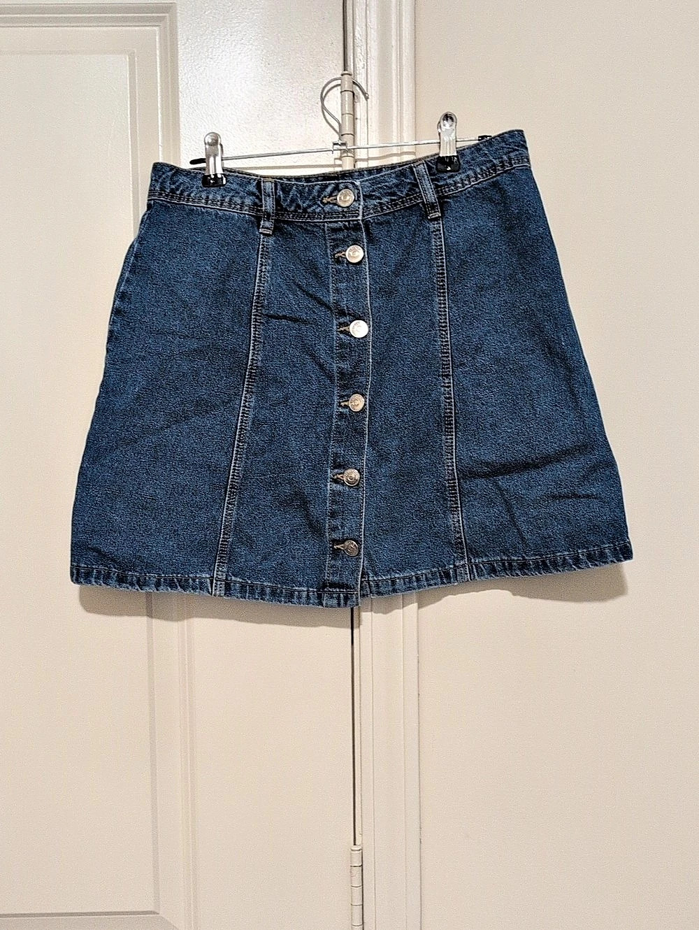 Divided H&M Button-Front Denim Mini Skirt in Blue Size 6 Like New